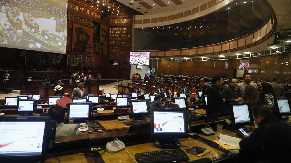 Piden resolver en Legislativo situación de asambleístas asilados en México