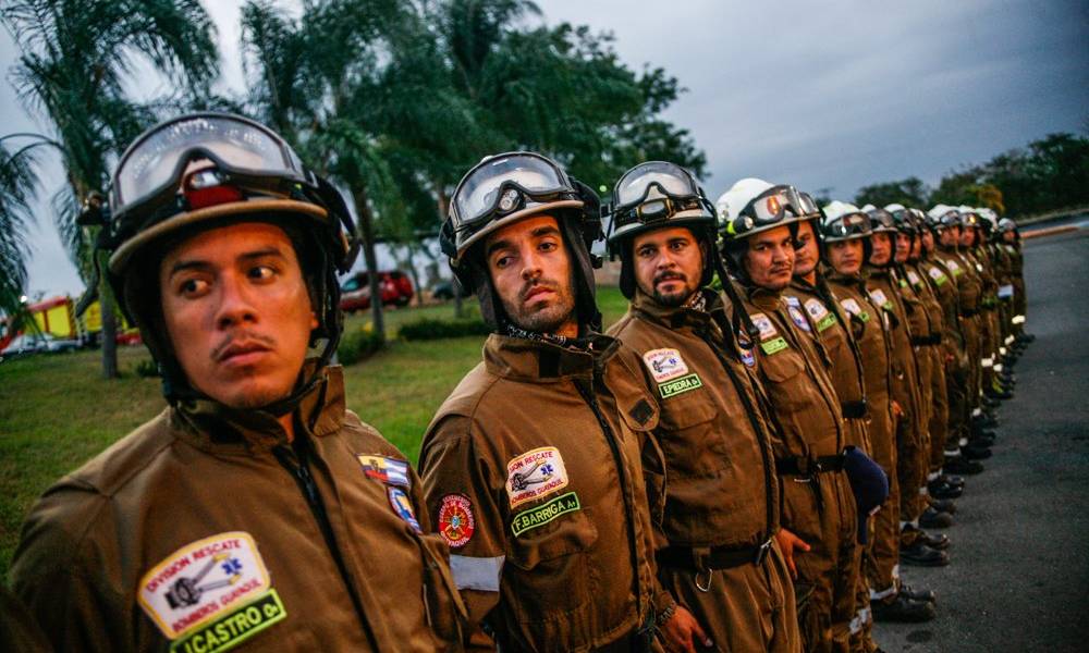 Bomberos de Guayaquil se suman a los grupos de rescate que auxiliarán a México