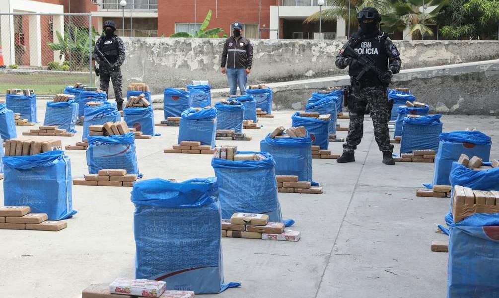 Manabí: más de 770 kilos de droga fueron hallados en bodega de una vivienda