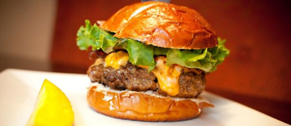 Un restaurante te regala hamburguesas de por vida si te cambias el apellido por Burger