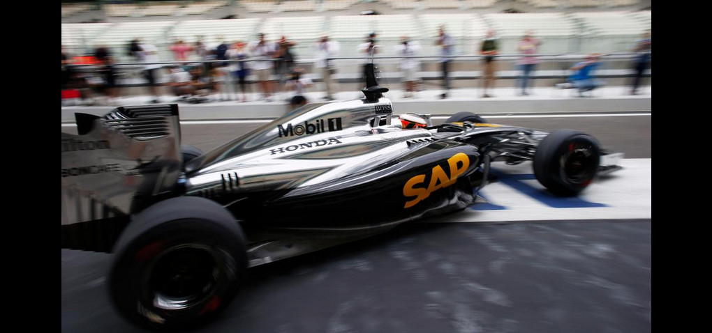 McLaren prueba en Abu Dabi el coche para 2015 con motor Honda