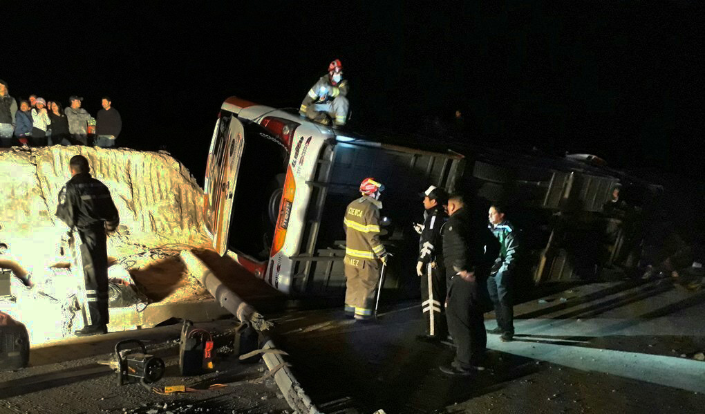 5 muertos y 42 heridos por un accidente de tránsito en Nabón