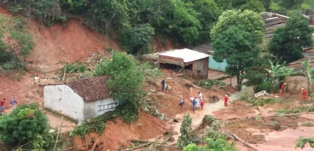 6 muertos y miles de desalojados por fuertes lluvias en nordeste de Brasil