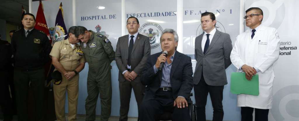 Lenín Moreno visita en Quito a heridos de Esmeraldas