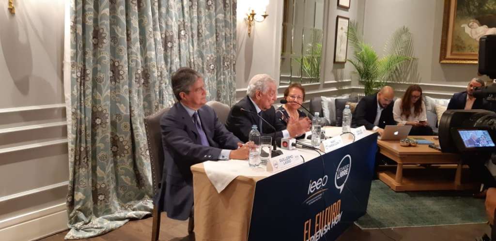 Mario Vargas Llosa está en Guayaquil para dar conferencia