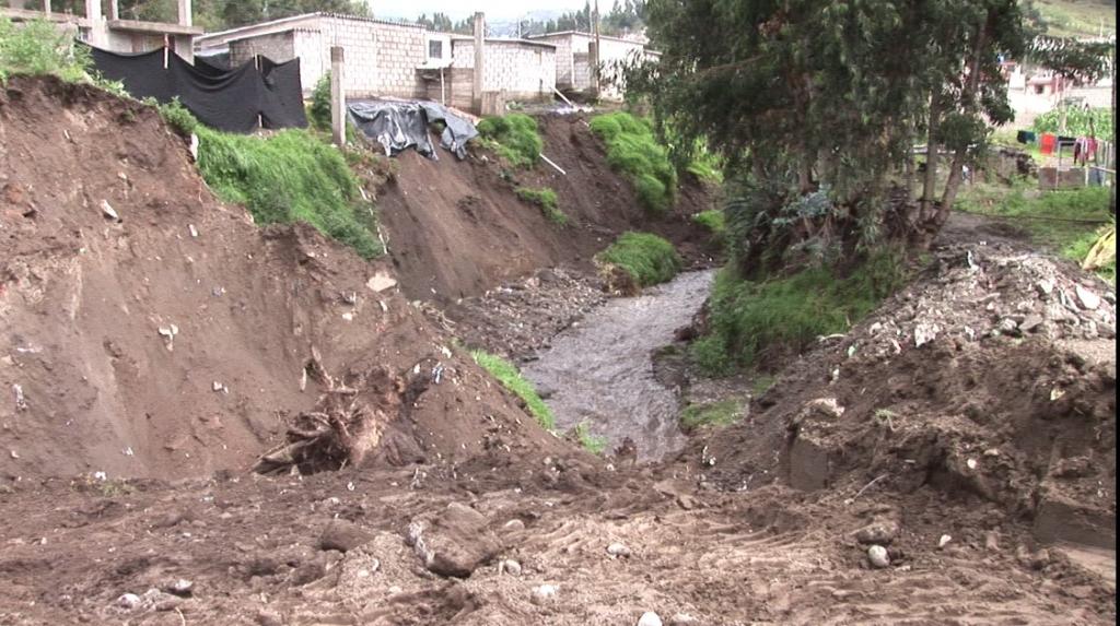 Habitantes de Pujilí, Cotopaxi, temen que los continuos deslaves destruyan sus casas