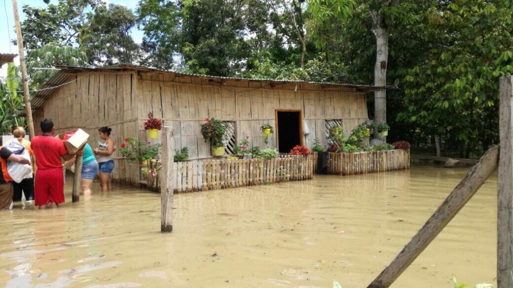 Familias evacuadas, locales inundados y otros daños por las lluvias en 3 provincias