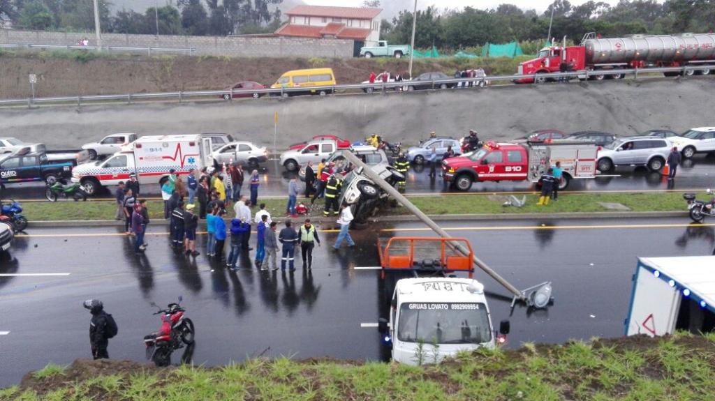 Lluvias en Quito causan accidentes de tránsito y dos fallecidos
