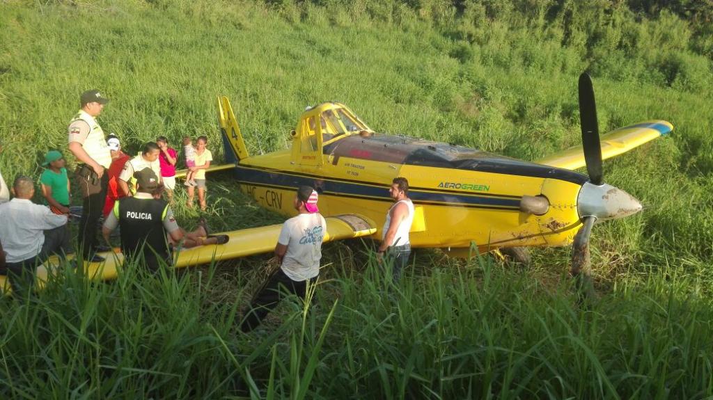 Avioneta costarricense sufre desperfecto y aterriza de emergencia en Manabí