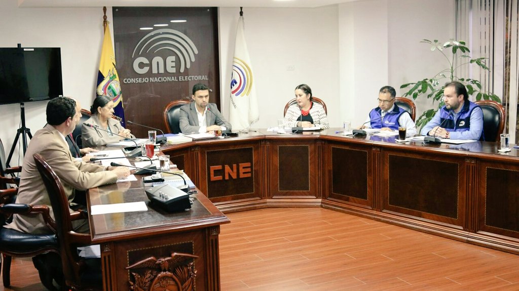 CNE aprueba 5 empresas para realizar encuestas a boca de urna el próximo 2 de abril
