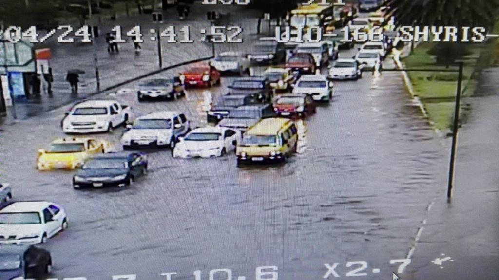 Varias zonas de Quito se inundaron por fuerte lluvia