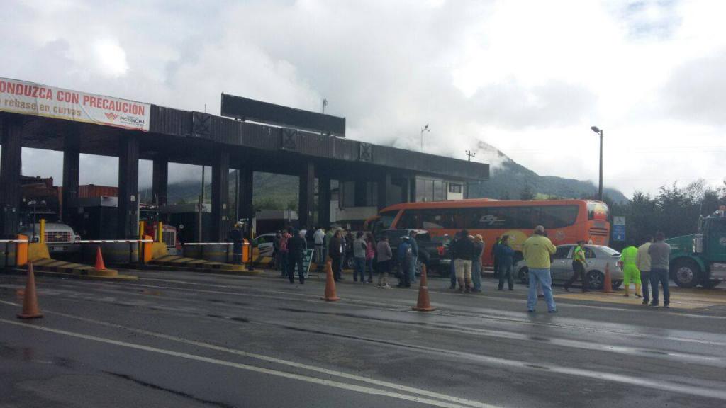Transportistas retoman protestas en la vía Alóag-Santo Domingo