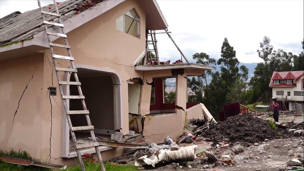 7 viviendas colapsadas en Turi luego de intensas precipitaciones