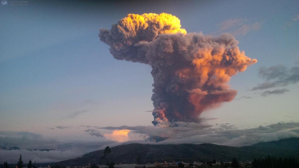 Actividad del volcán Tungurahua sube de moderada a alta