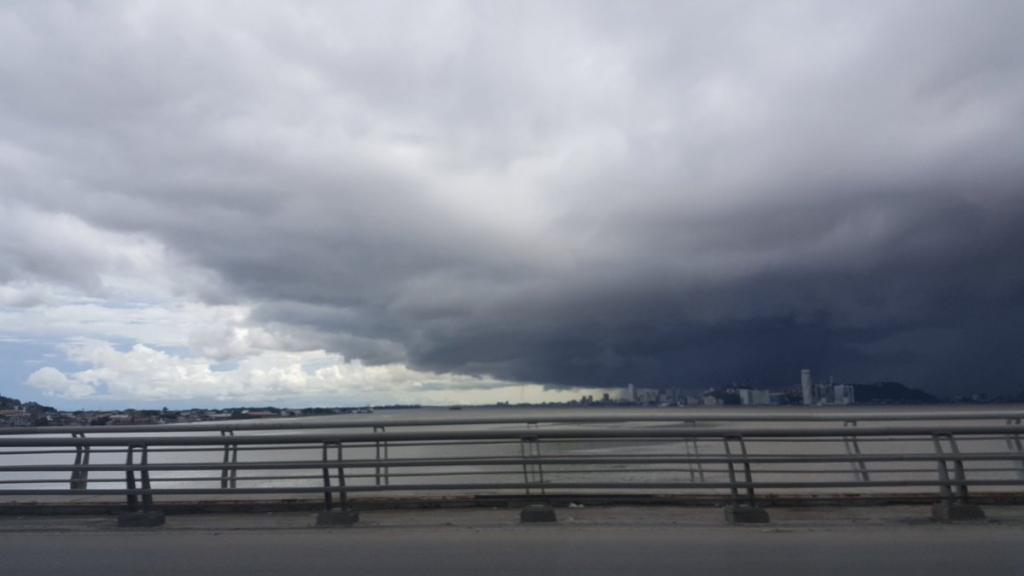 Inamhi pronostica lluvias constantes durante las próximas 12 horas en la Costa