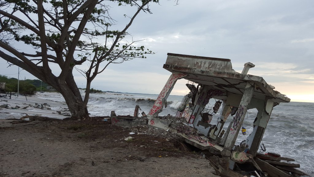 Viviendas destruidas y familias evacuadas tras primer oleaje de 2016