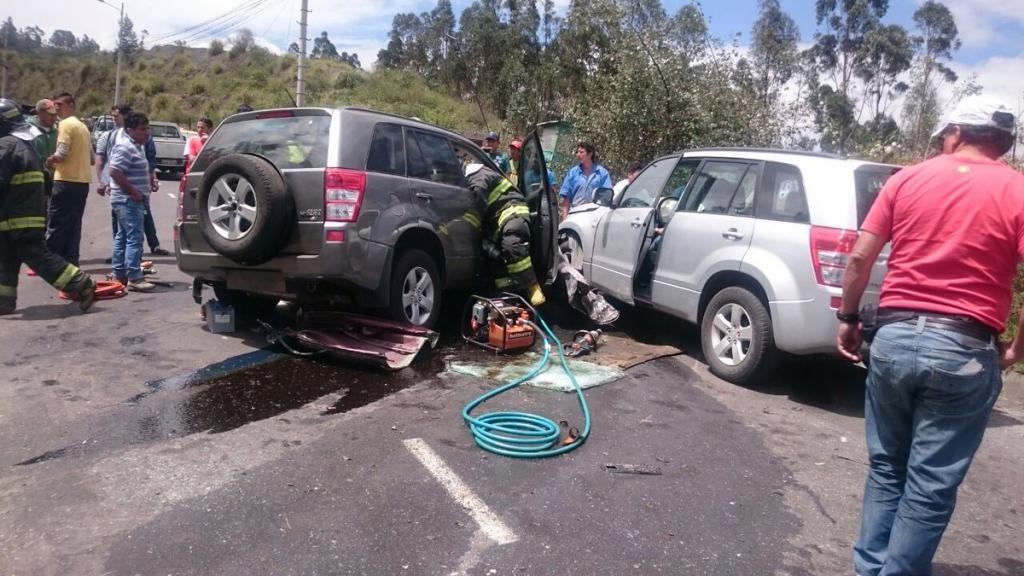 Accidente de tránsito en avenida Simón Bolívar deja dos muertos