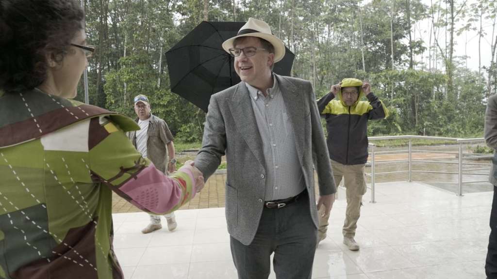 Embajador de EEUU visita 3 provincias de la Amazonía