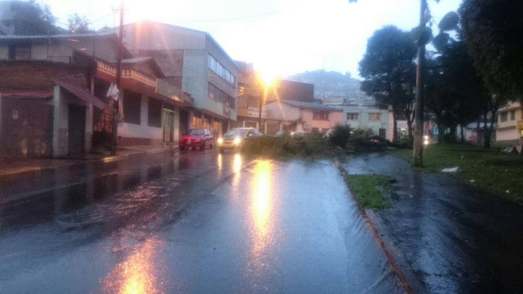 Nueva jornada de precipitaciones se registró en la capital ecuatoriana