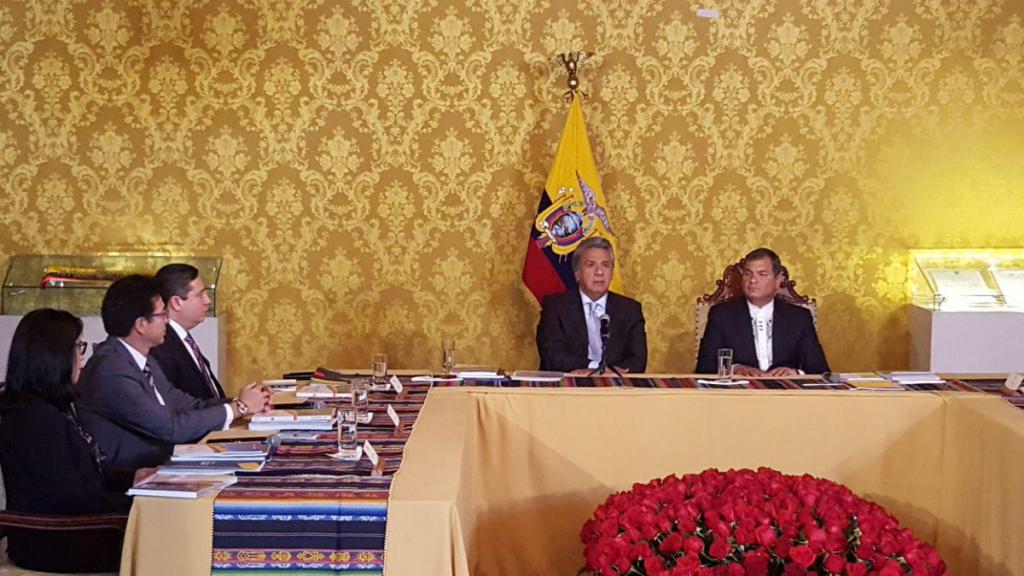 Correa remitió proyecto de Ley de transición tras entregar informes a Moreno