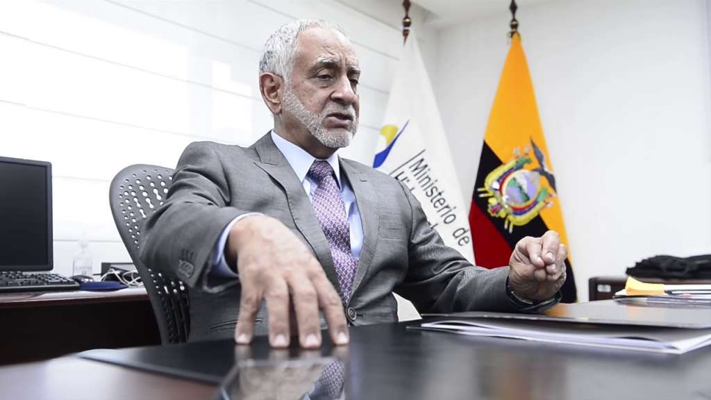 Carlos Pérez tiene 3 ministerios y 17 empresas públicas a su cargo