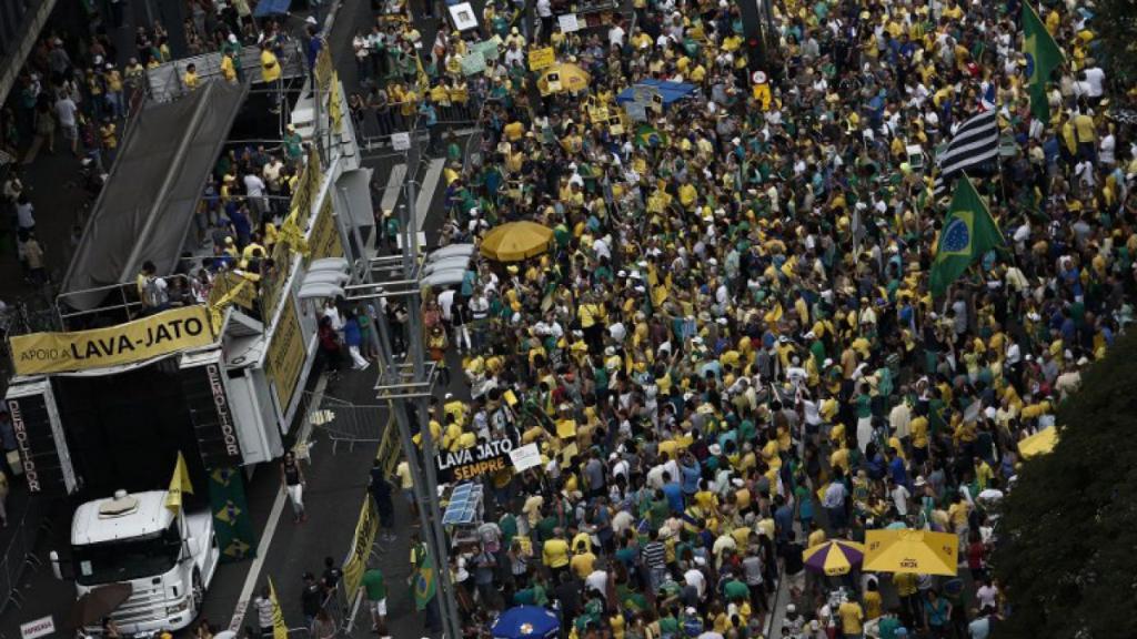 Protestas anticorrupción en Brasil, menos masivas y con consignas más dispersas