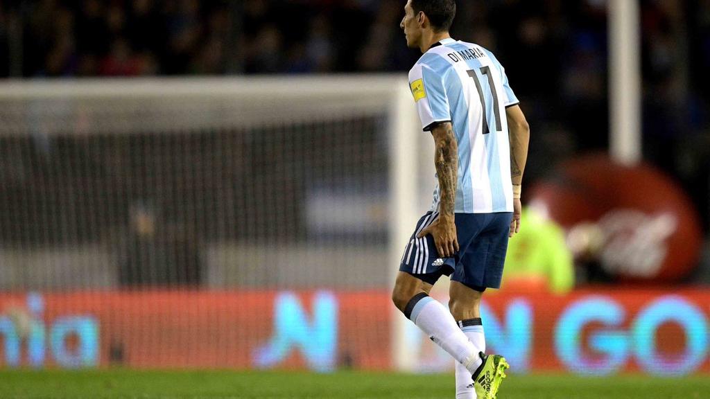 Di María sufre lesión muscular jugando para Argentina