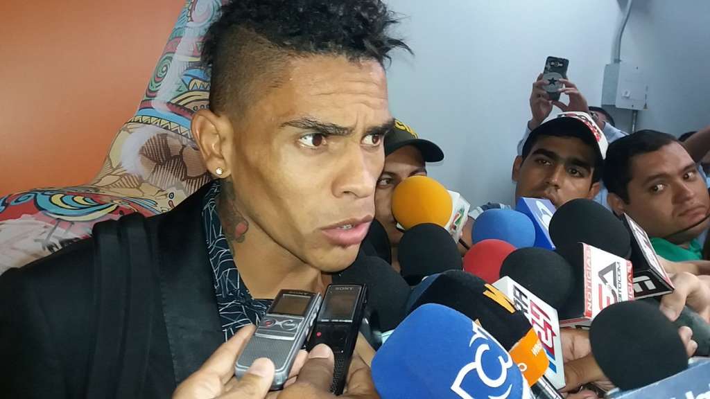 Jonatan Álvez llega a Colombia para sumarse al Junior