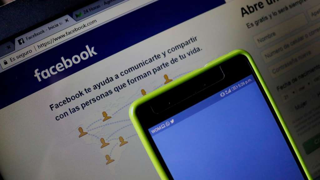 Usuarios reportan problemas con la red social Facebook