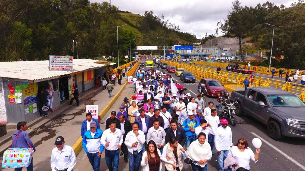 Marcha binacional en Rumichaca para exigir paz