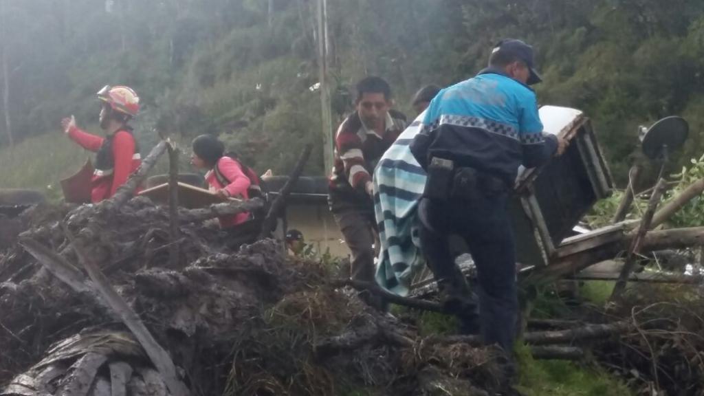 35 emergencias se atendieron en Quito tras fuertes lluvias de fin de semana