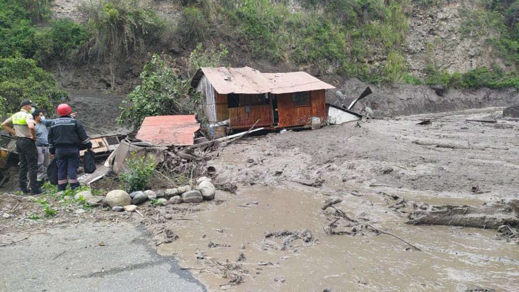 Varios afectados tras gran deslave en Chunchi