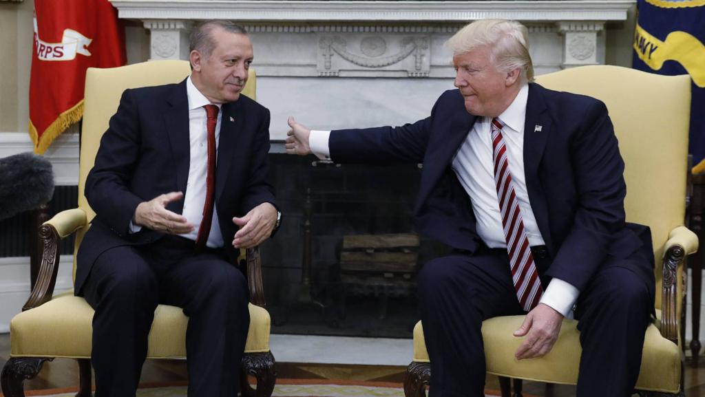 Trump y Erdogan prometen aproximación durante cita en Casa Blanca