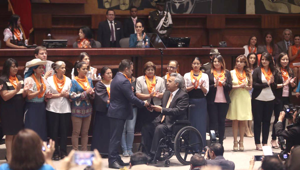Lenín Moreno entrega en el Legislativo proyecto contra violencia de género