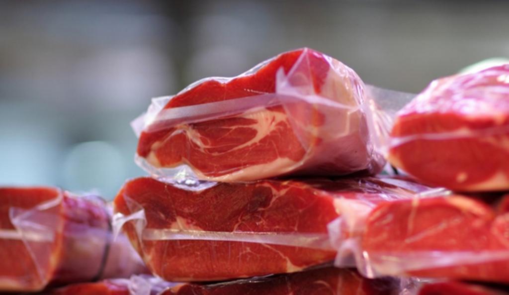 UE devolverá a Brasil la carne &quot;en camino&quot; de procesadoras implicadas en escándalo
