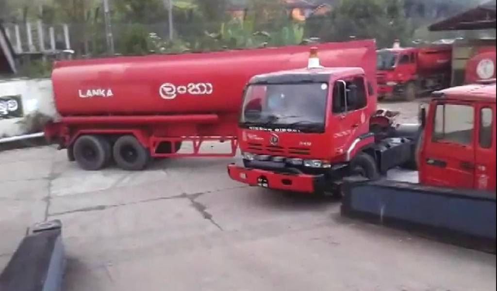 VIDEO Destreza para girar un camión en un espacio reducido