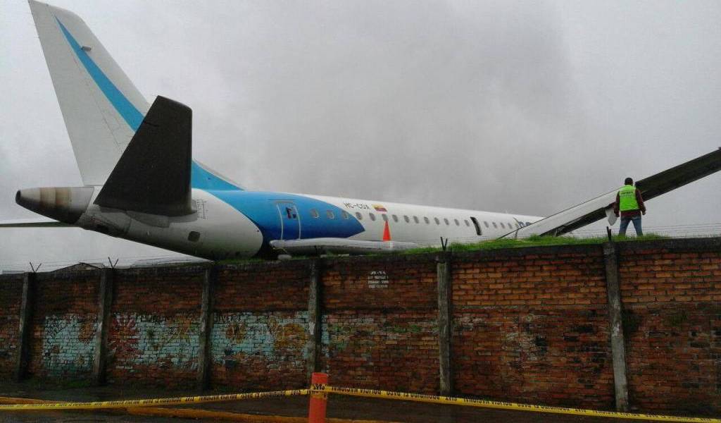 Avión de Tame pierde pista en el aeropuerto Mariscal La Mar de Cuenca