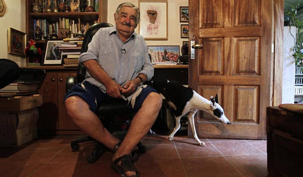 Mujica donó 400.000 dólares de su salario a un plan de vivienda social