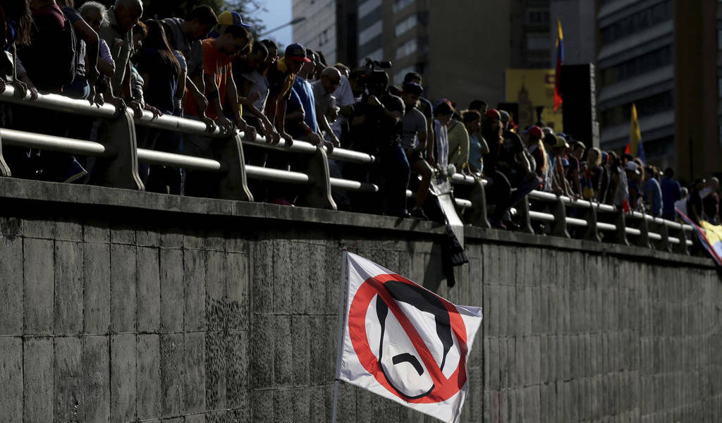 Venezolanos opositores inician huelga de 48 horas