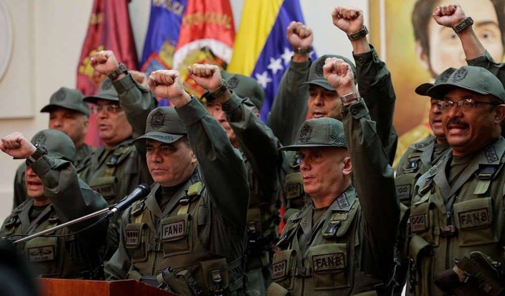 Nuevas garantías a militares para que rompan con Maduro