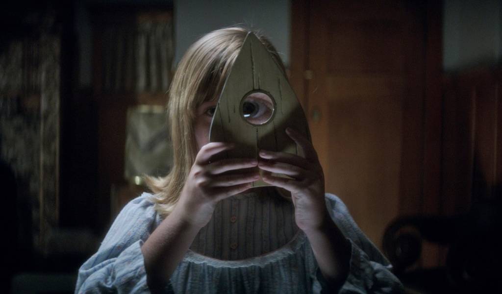 &quot;La Ouija: El Origen del Mal&quot; lanza su primer espeluznante tráiler