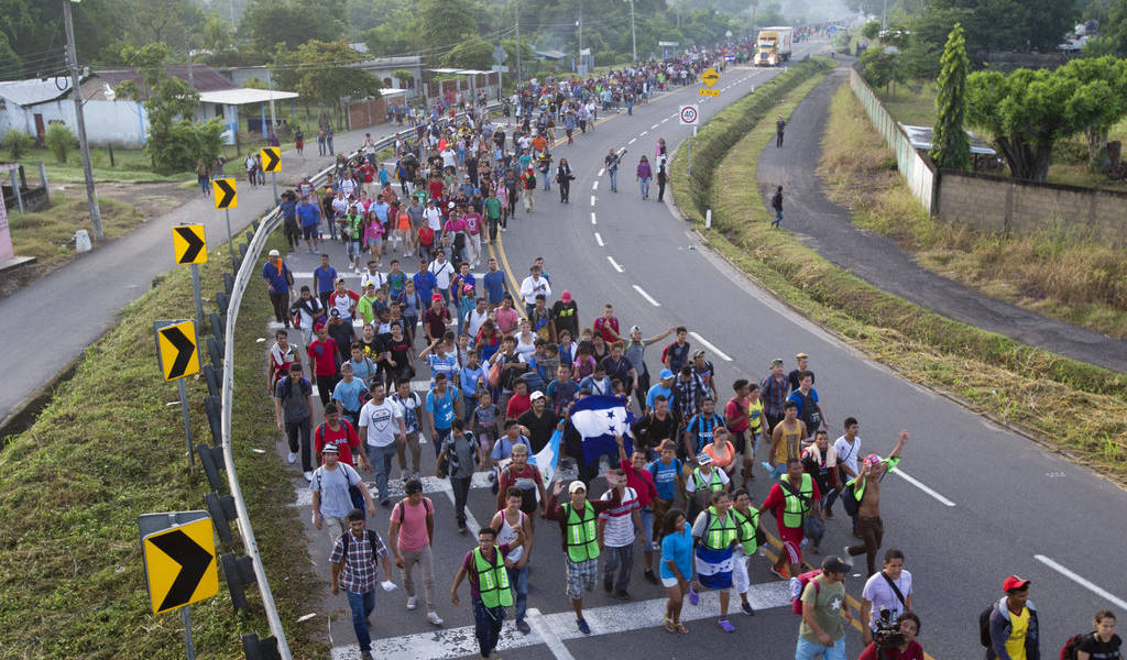 Más de 7.000 migrantes van en caravana hacia EE.UU.