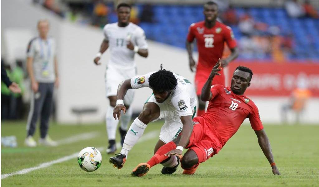 Campeón africano empata sin goles en su debut