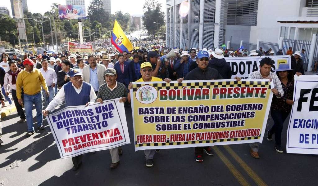 Transportistas advierten paro nacional en Ecuador