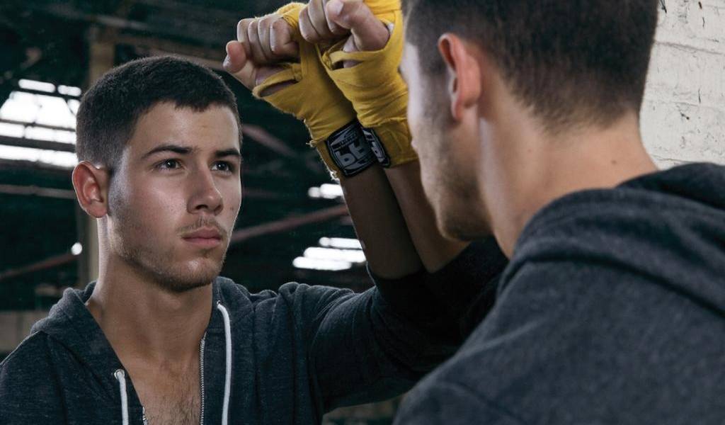 Nick Jonas: Fue un reto volver a ser solo familia tras disolver Jonas Brothers