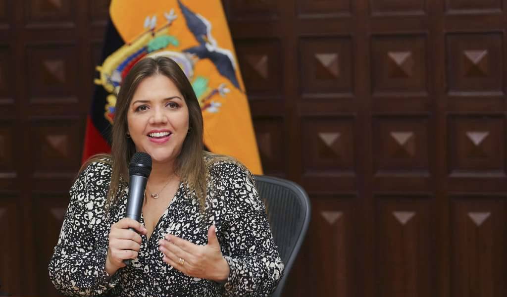 María Alejandra Vicuña se defiende de acusaciones y no renuncia a Vicepresidencia