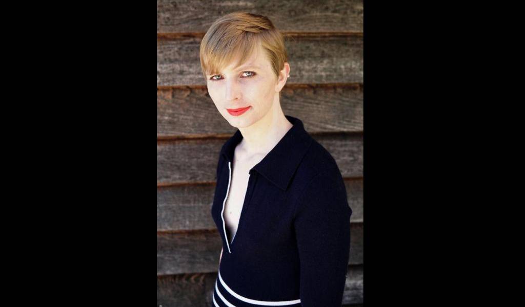 Chelsea Manning muestra su primera imagen tras salir de la cárcel