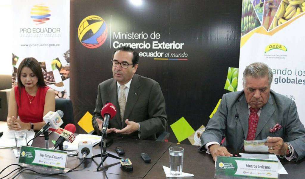 Banano lideró exportaciones ecuatorianas en 2016 e inspira foro internacional