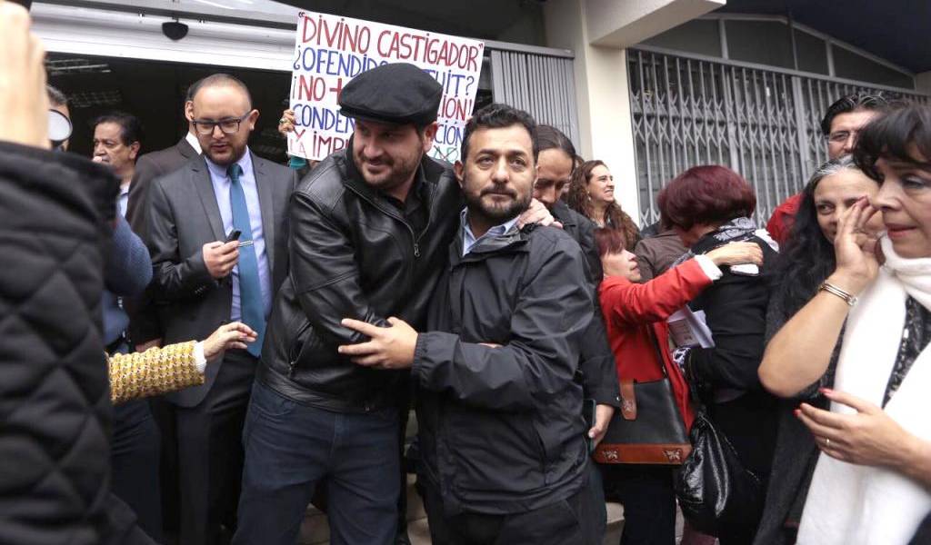 Periodista Luis Vivanco mantiene postura en declaración ante la Fiscalía