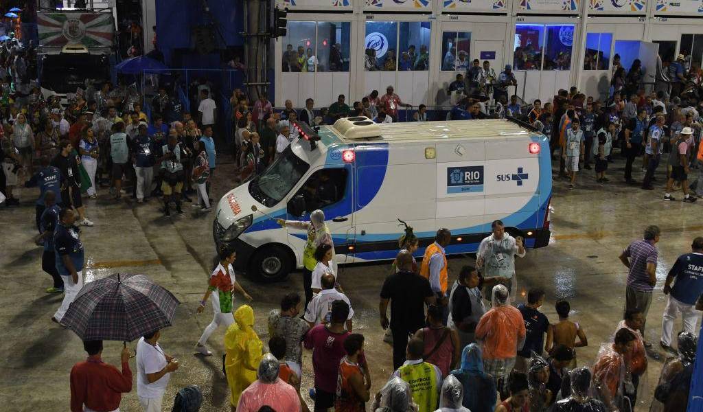 Accidente con 20 heridos empaña inicio de desfiles del Carnaval de Rio